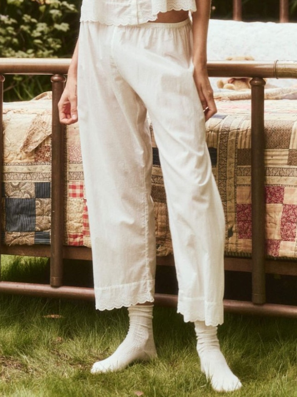 Rachel Ashwell Shabby Chic pyjama pants capris in White eyelet lace bloomers M